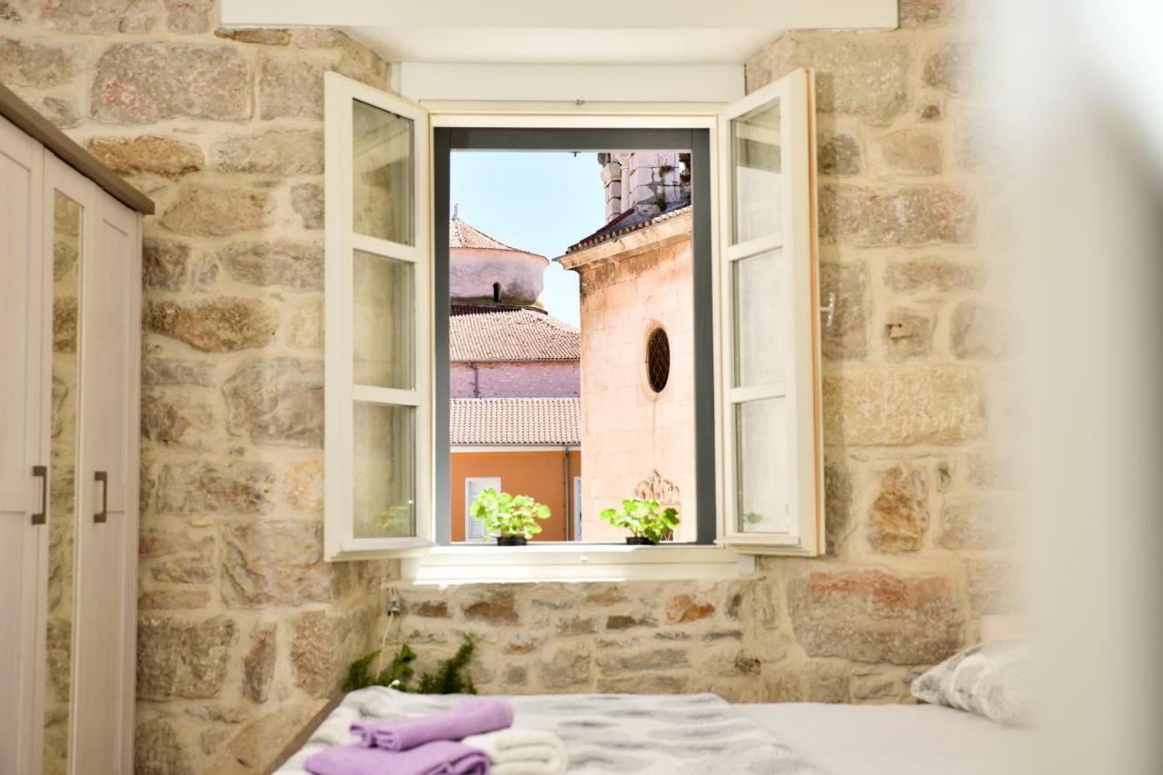 Small Escape Apartment